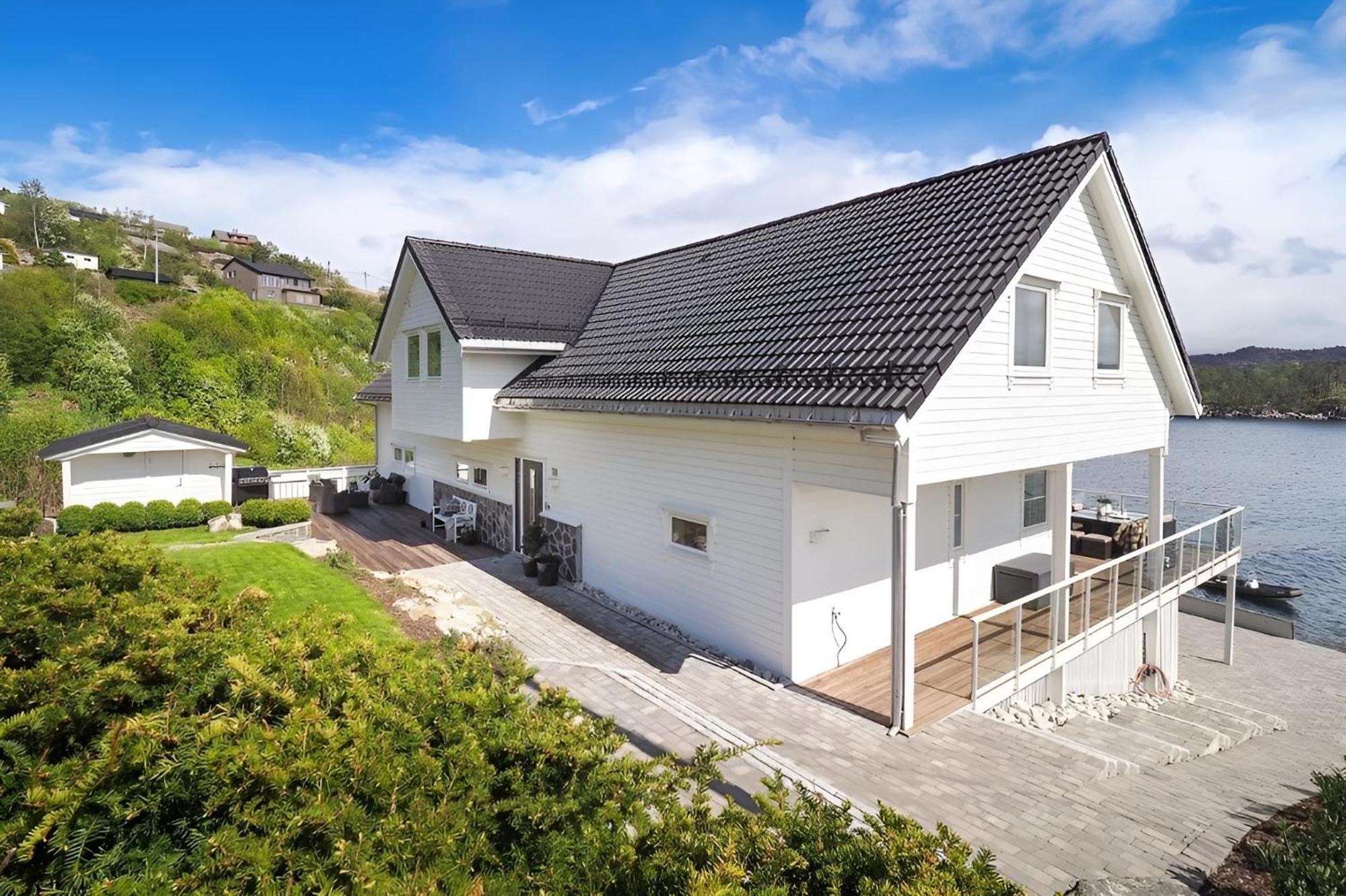 Beachfront With Jacuzzi, Cinema & Canoe Pousada
