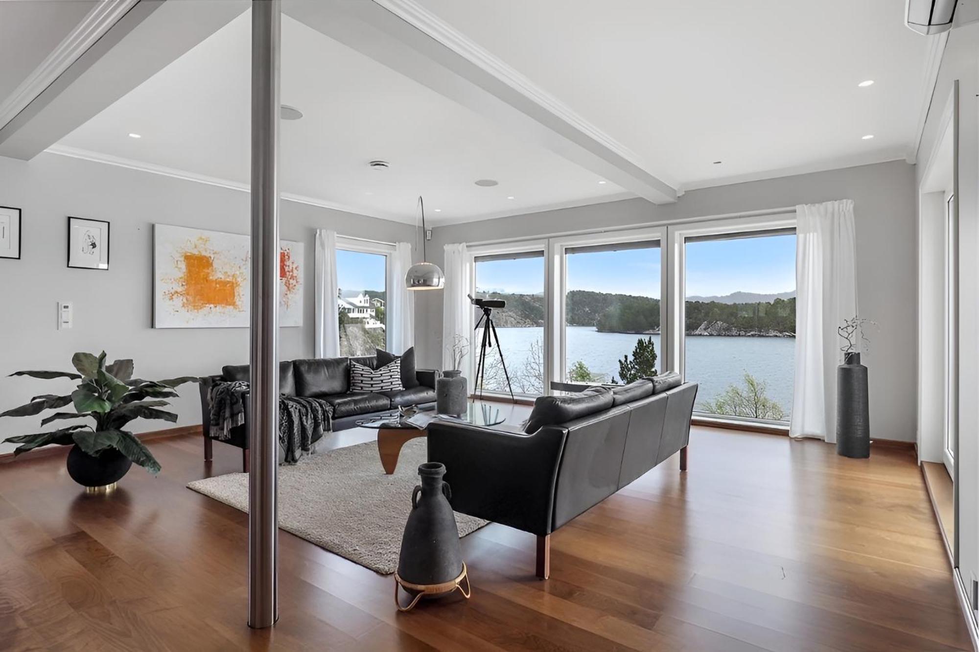 Beachfront With Jacuzzi, Cinema & Canoe * Bergen